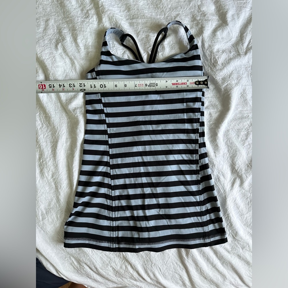 Lululemon Exercise Tank With Build In Bra Size Sm… - image 4